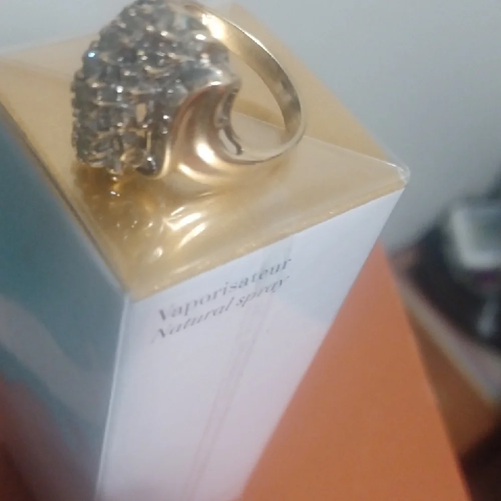 Elegant Silver Diamond Ring - Picture 3 of 5